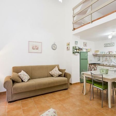 شقة Little House Inside Capo'S Market باليرمو المظهر الخارجي الصورة
